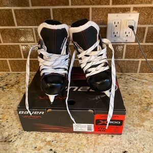 Bauer Vapor Size 6 youth